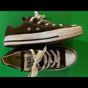 Brown All-Star converse youth size 3